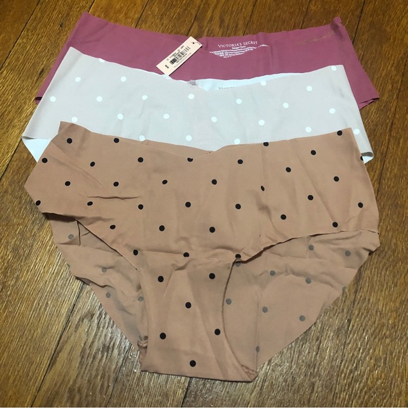**NWT** Set of 3 Seamless Victoria’s Secret Hiphuggers in Size M - Picture 2 of 7